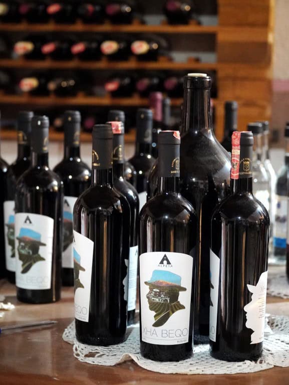 Wijnen en Raki van Alpeta Agrotourism & Winery